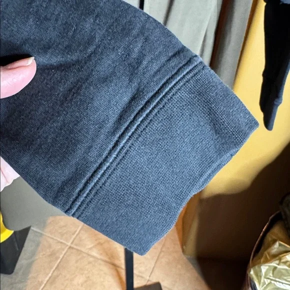 Adidas Cropped Trefoil Logo Sweatshirt Black Size Medium - Picture 5 of 7